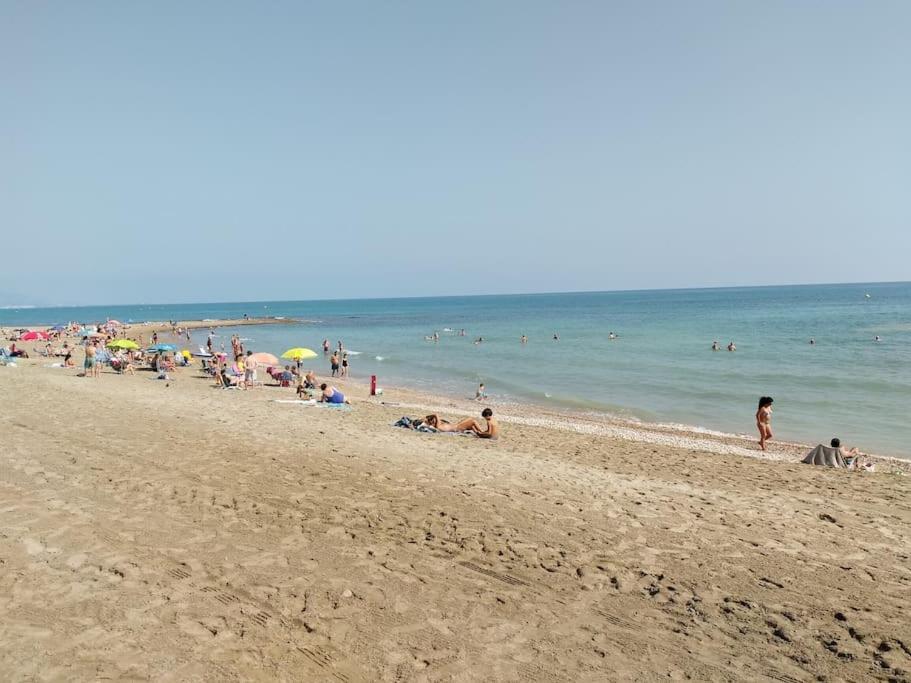 Primera Linea De Playa, Pies En La Arena, Marina D'Or Magic Word El Borseral Bagian luar foto